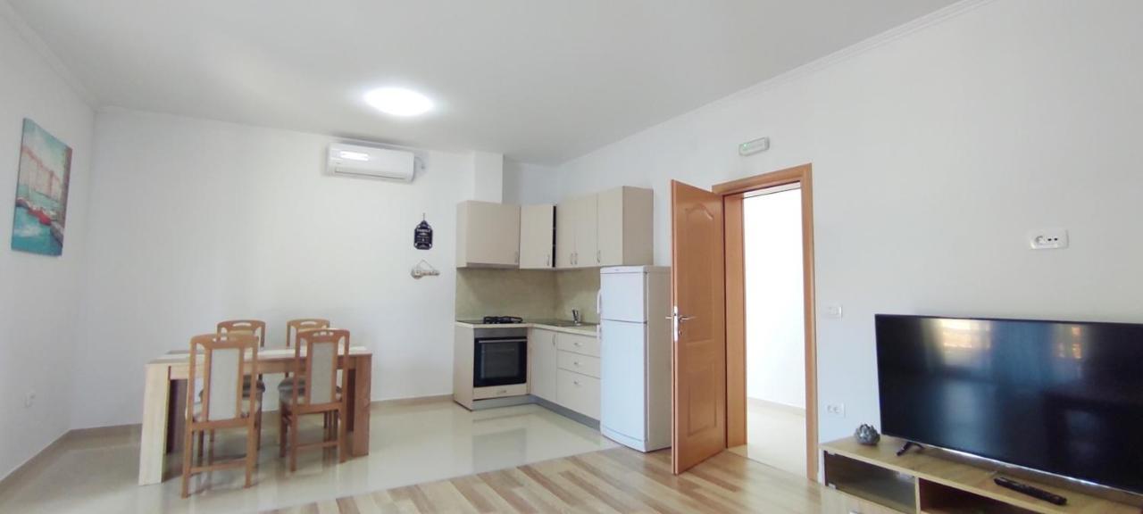 One Bedroom Apartment Gogo With Private Parking Neum Exterior photo